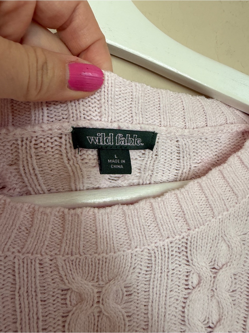 Wild Fable Women’s Pink Cable-Knit Sweater Flag Design Motif Large - Picture 4 of 8